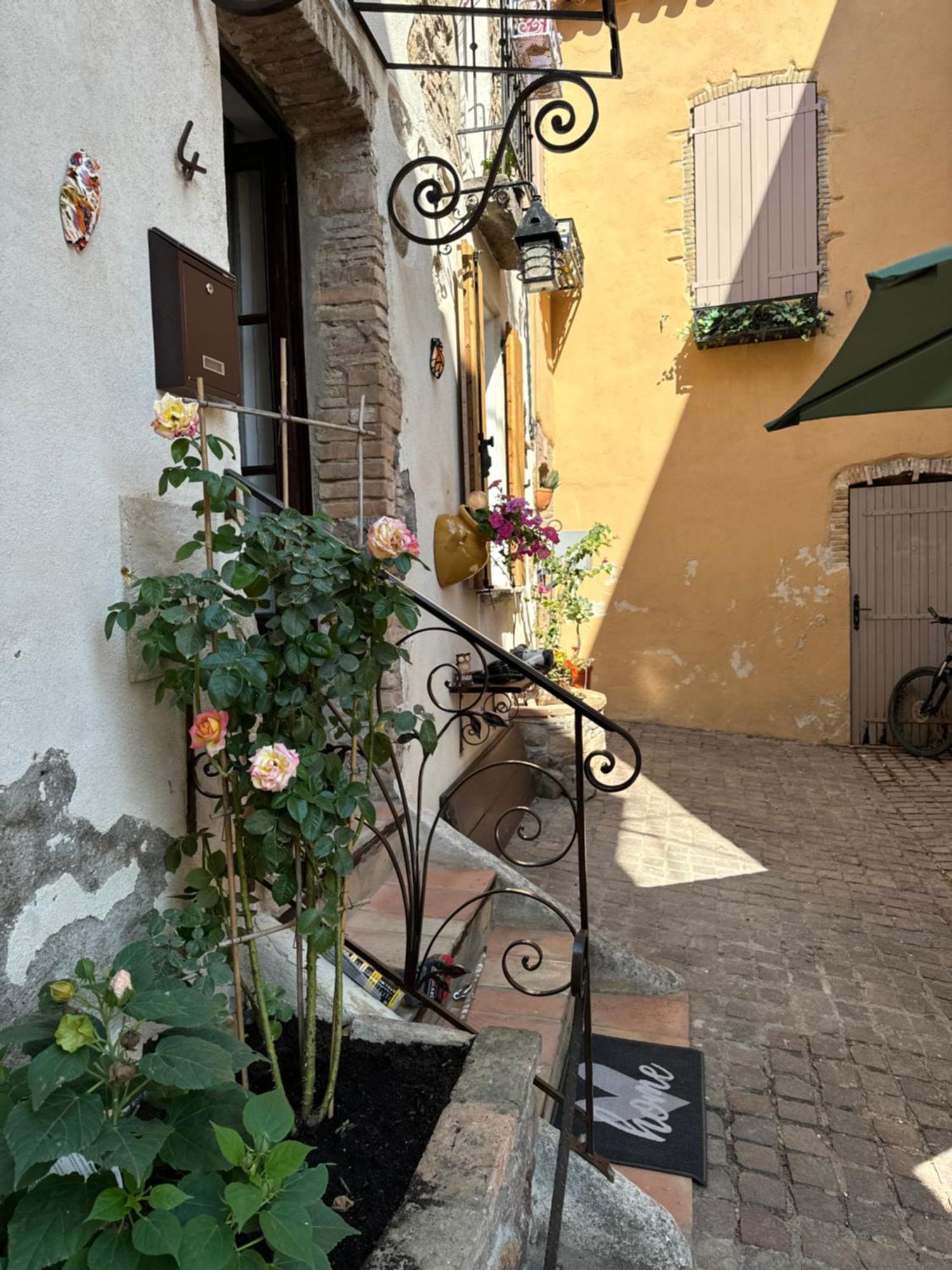 Chez Kay Lägenhet Roquebrune-sur Argens Exteriör bild