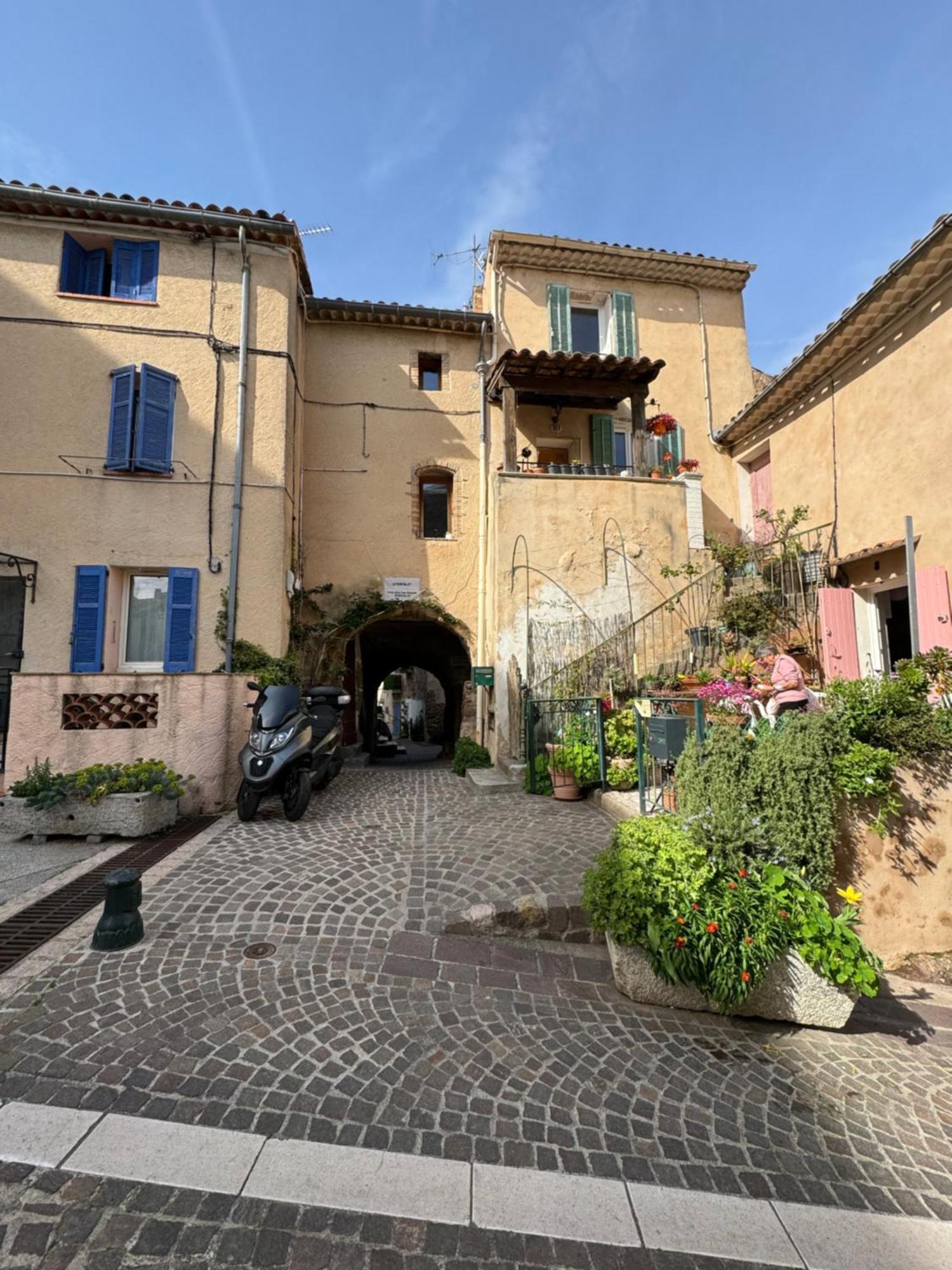 Chez Kay Lägenhet Roquebrune-sur Argens Exteriör bild